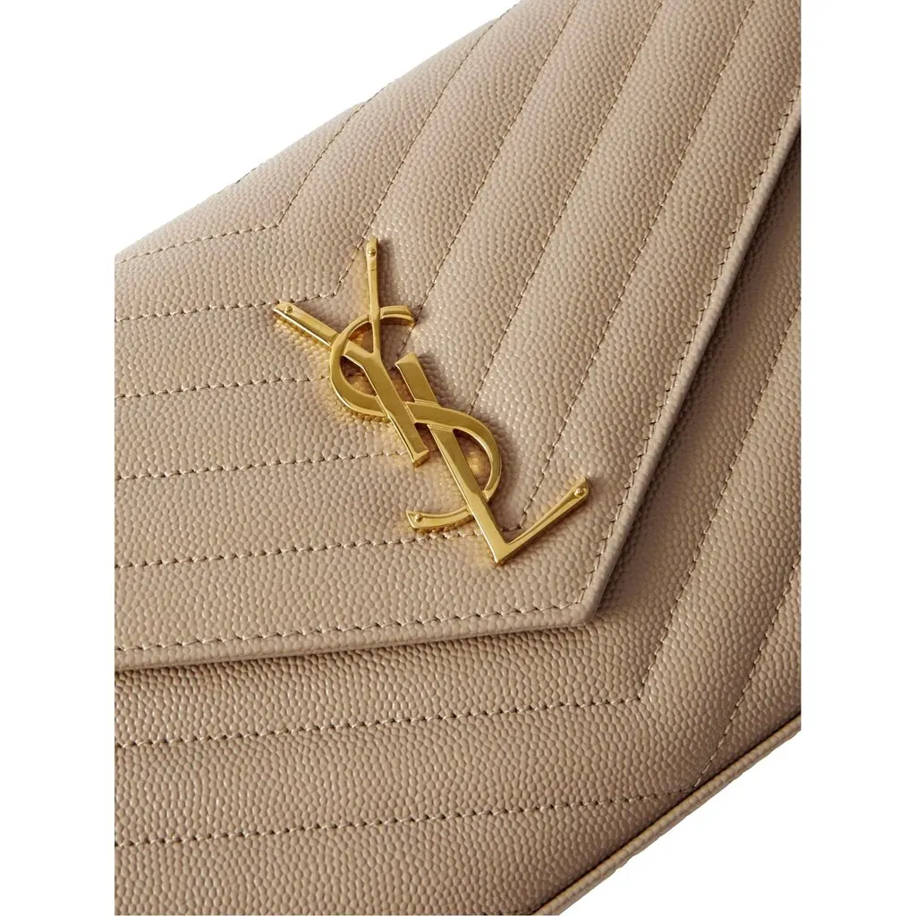 Saint Laurent Cassandre Matelassé Chain Wallet in Beige Grain de Poudre Leather Beige Leather Never worn - Inside View