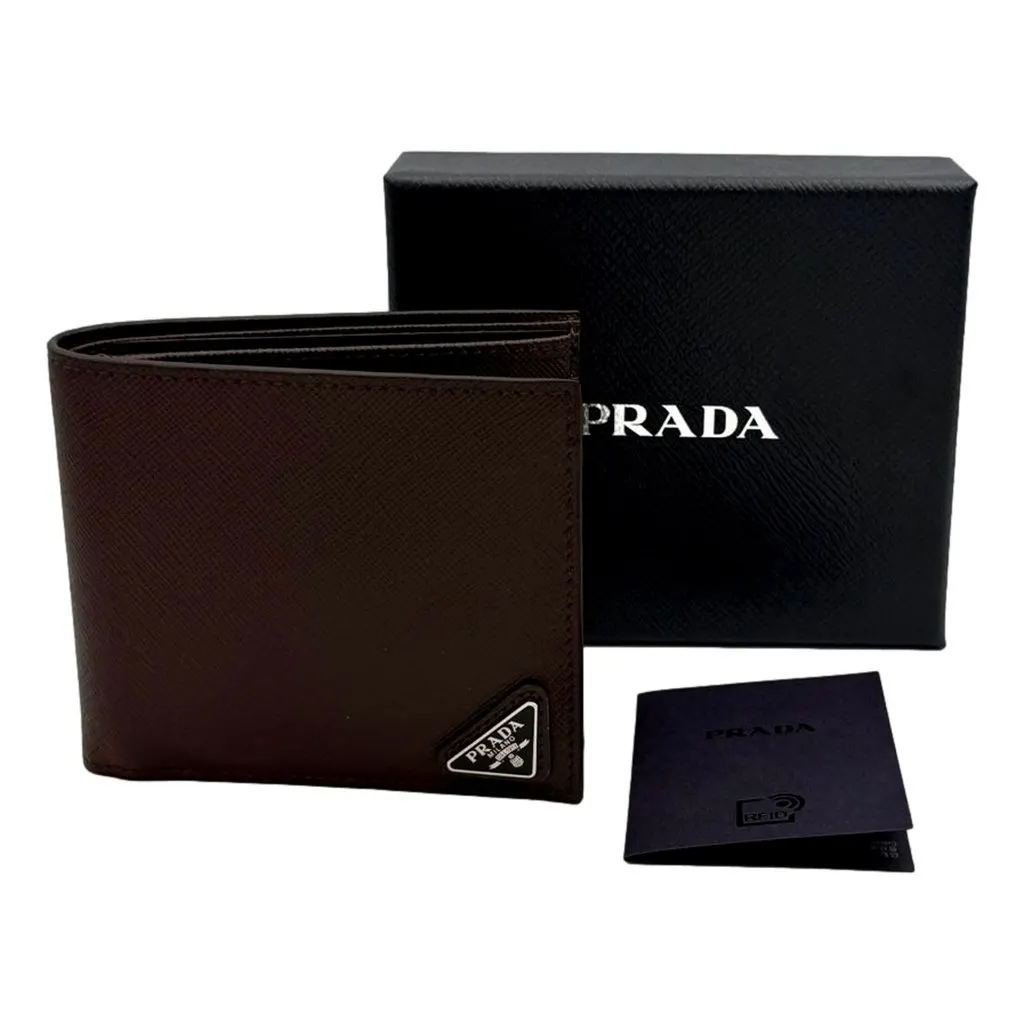 Prada Bruciato Dark Brown Saffiano Leather Bifold Wallet Brown Leather Never worn - Model View