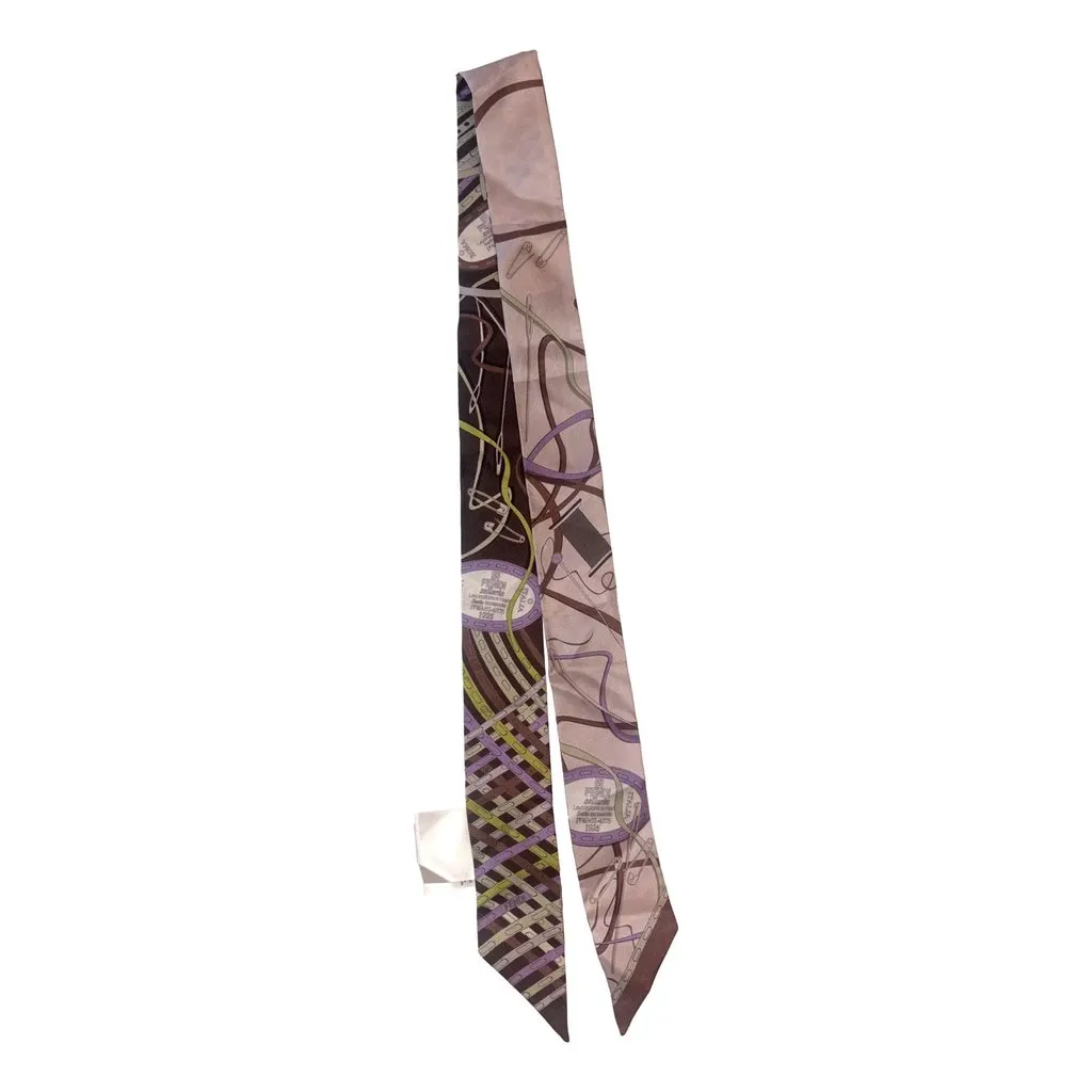 Fendi Wrappy Malva Multicolor Graphic Print Silk Scarf Purple Silk Never worn - Front View