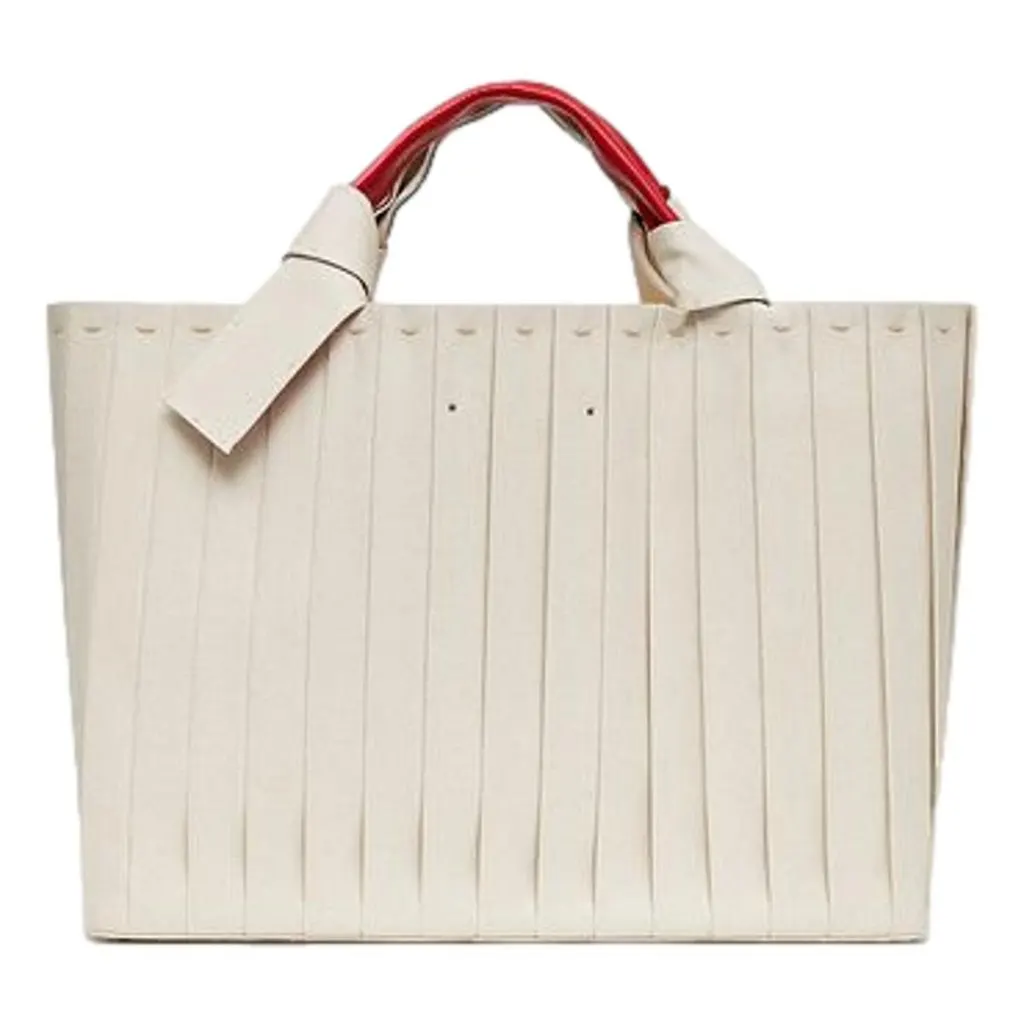 Valentino Garavani 05 Plissé Edition Sac Atelier Large Canvas Tote Bag Beige Red Trim Beige Leather Never worn - Model View