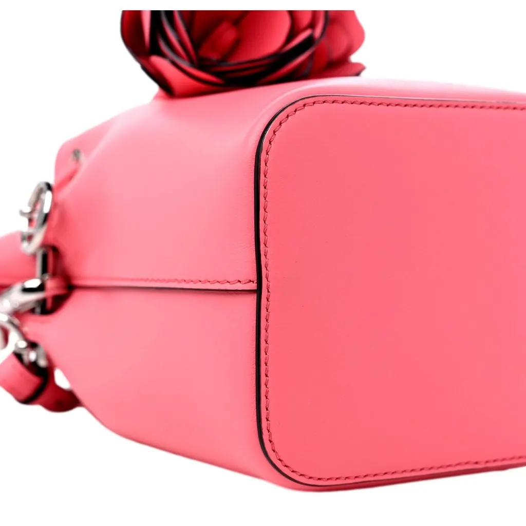 Fendi Mon Tresor Mini Bucket Bag Pink Calfskin Leather 3D Flower Pink Leather Never worn - Model View