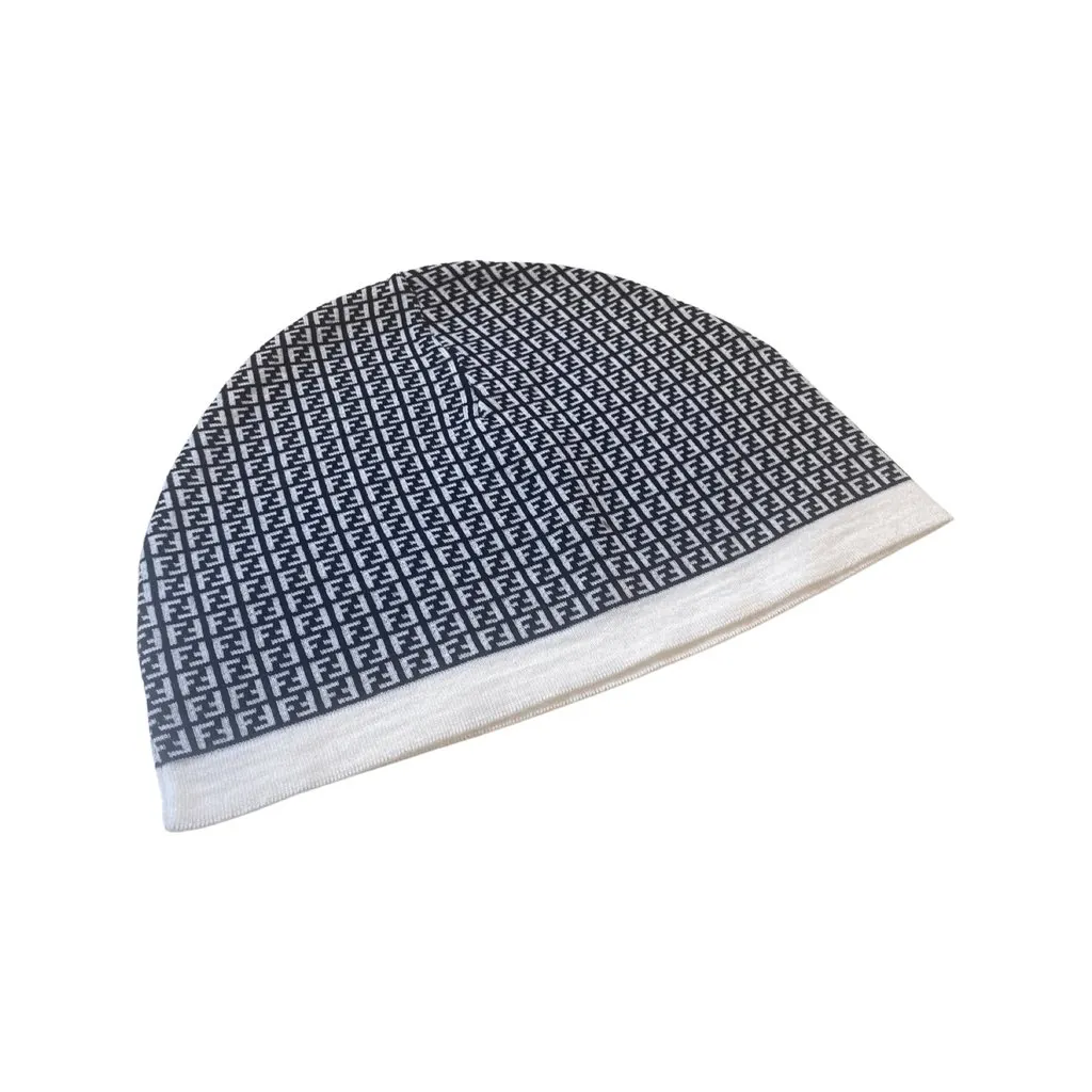 Fendi FF Print Nero and Bianco Knitted Wool Beanie Black Wool Never worn - Back View
