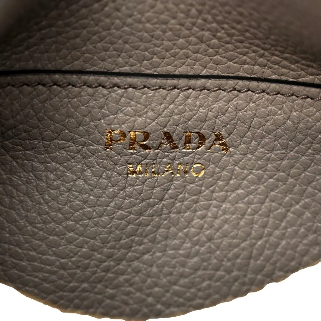 Prada Vitello Phenix Zippered Messenger Hobo Grey Leather Shoulder Bag Grey Leather Never worn - Box View