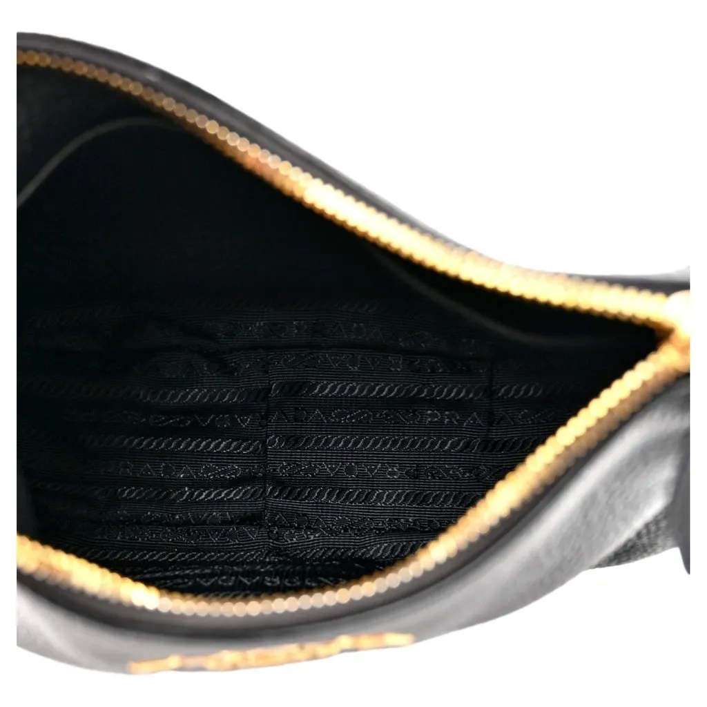 Prada Prada Vitello Phenix Zippered Messenger Hobo Black Leather Shoulder Bag Black Leather Never worn - Model View