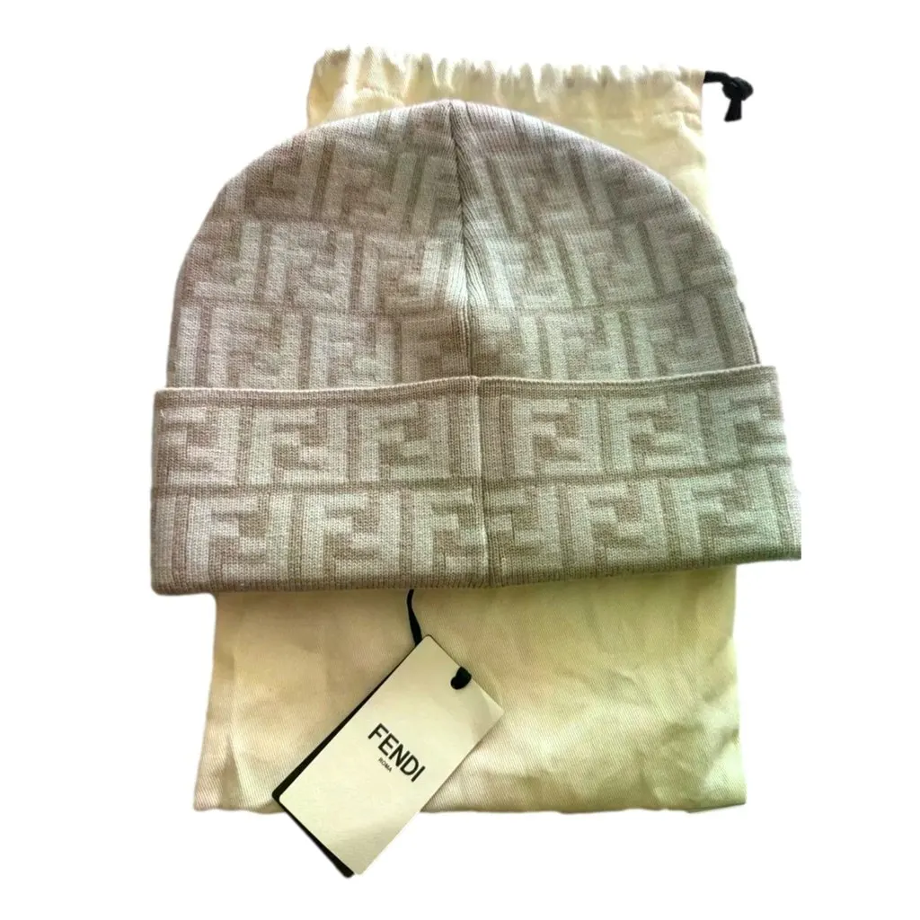 Fendi FF Logo Knit Beanie Hat Beige Wool Blend Brown Canvas Never worn - Inside View
