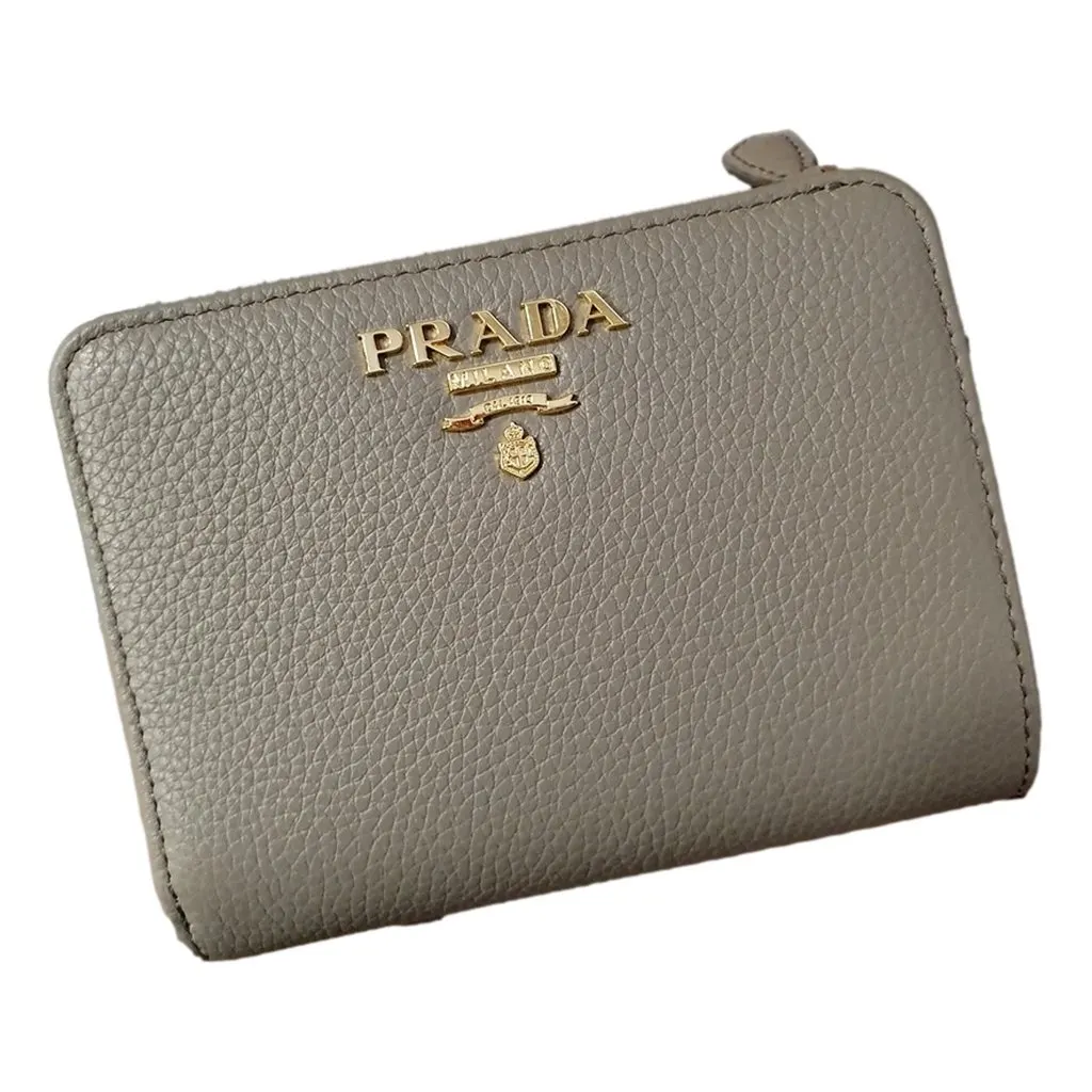 Prada Vitello Grain Argilla Grey Leather Small Wallet with Zipper Gold Plaque Logo Grey Leather Never worn - Back View
