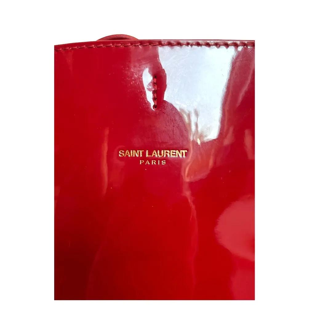 Saint Laurent Suzanne Red Patent Leather Small Chain Hobo Bag Red Leather Never worn - Model View