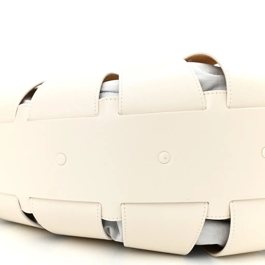 Bottega Veneta The Shell Bag Frost White French Calfskin Shoulder Bag White Leather Never worn - Box View