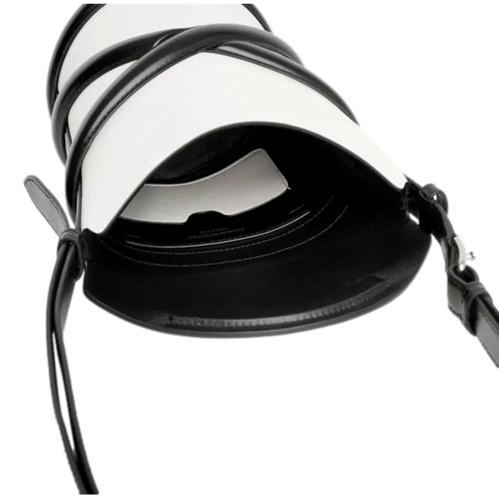 Alexander McQueen Curve Soft Ivory Black Calfskin Bucket Bag White Leather Never worn - Model View