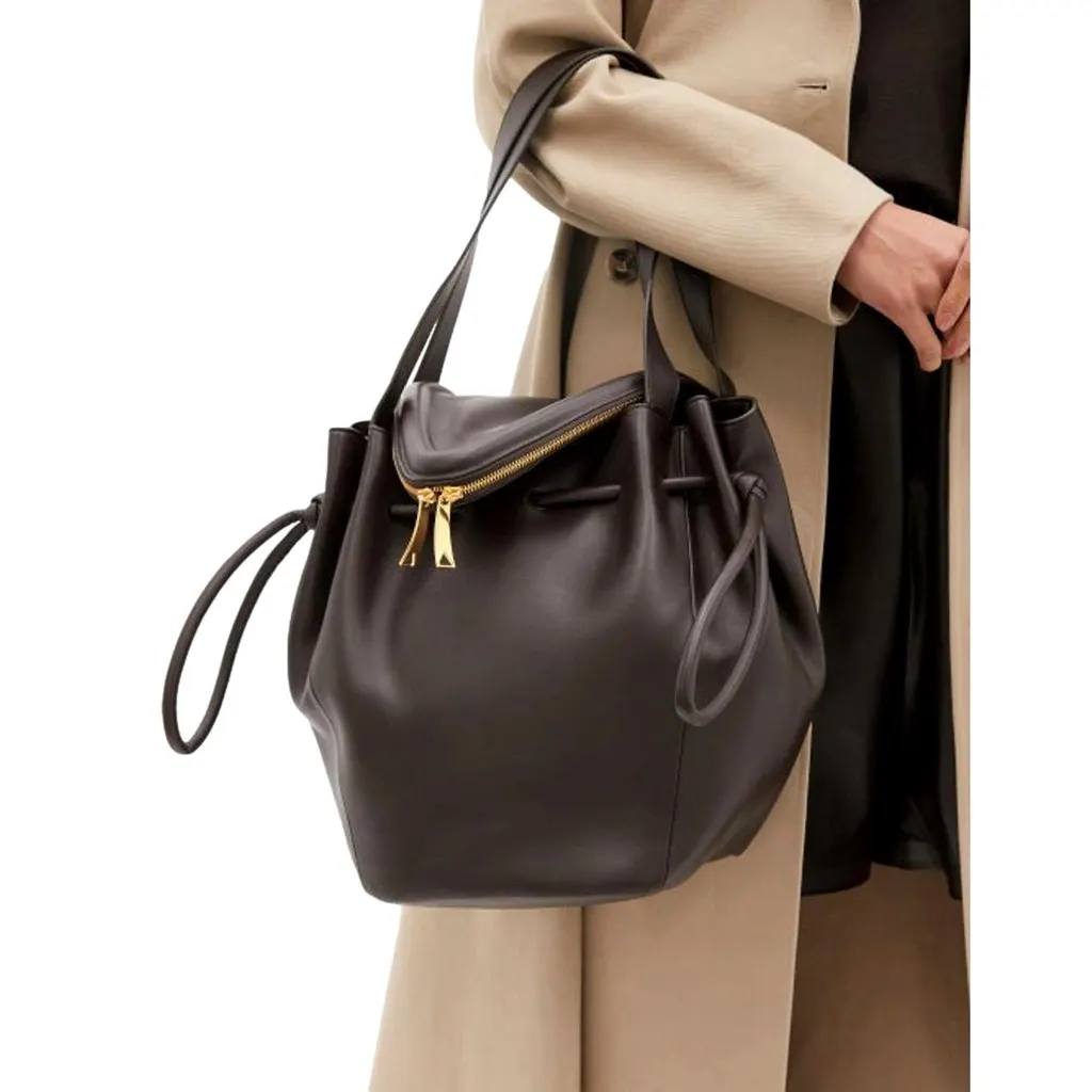 Bottega Veneta Beak Large Shoulder Bag Brown Calfskin Leather Designer Handbag Brown Leather Never worn - Back View
