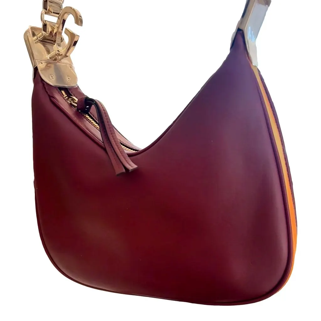 Gucci Attache Small Burgundy Leather Shoulder Crossbody Bag Web Stripe Burgundy Leather Never worn - Model View