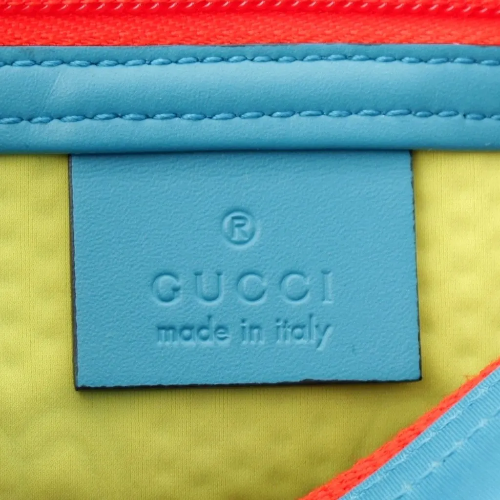 Gucci GG Scuba Pouch Small Clutch Bag Blue Blue Leather Never worn - Model View