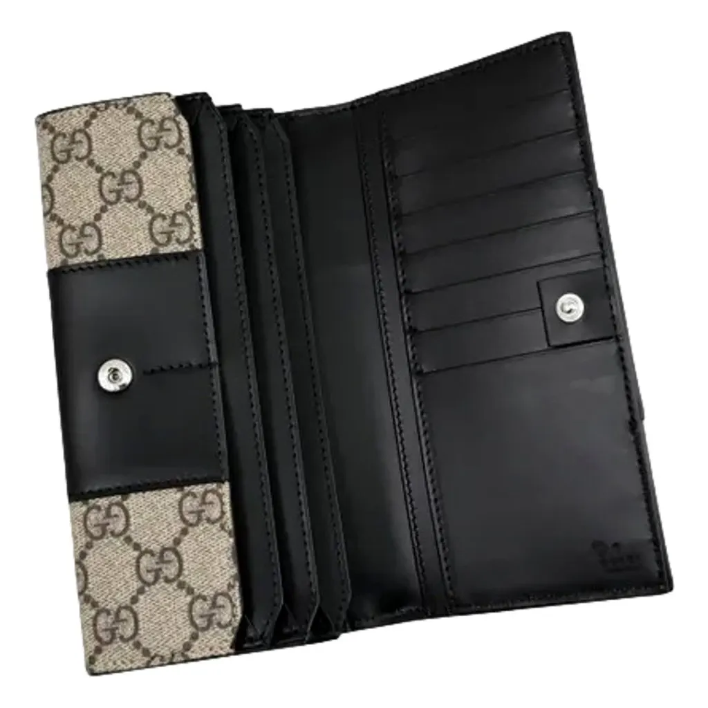 Gucci GG Supreme Canvas Leather Long Wallet Brown Canvas Never worn - Model View