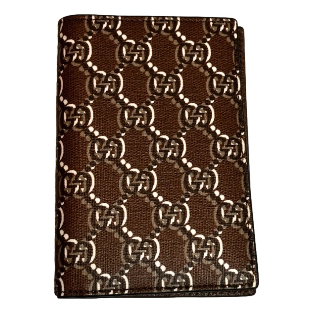 Gucci GG Shadow Large Bifold Wallet Brown Embossed Leather Brown Leather Never worn - Front View