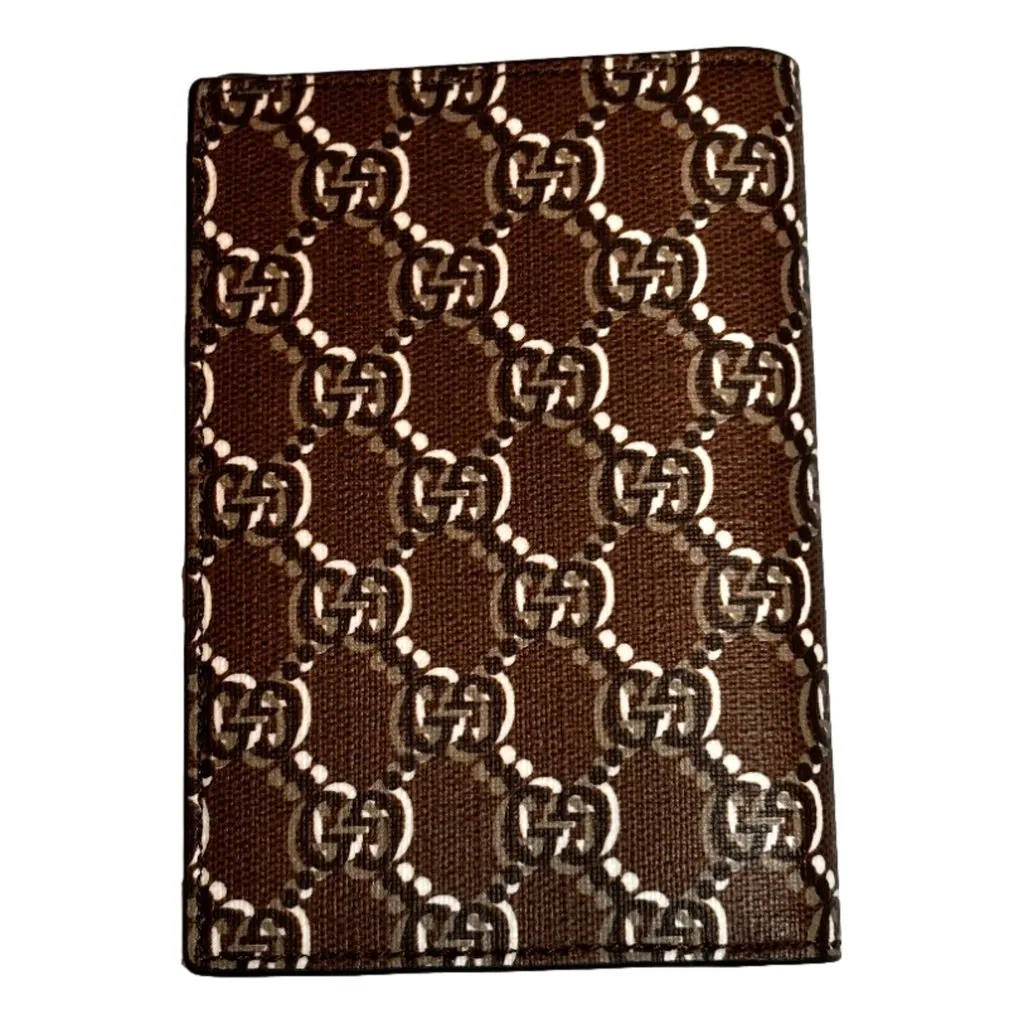 Gucci GG Shadow Large Bifold Wallet Brown Embossed Leather Brown Leather Never worn - Back View