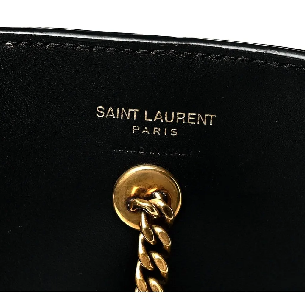 Saint Laurent Maxi Ring Handle Tote in Black Smooth Leather with Gold-Tone Ring Hardware Large Black Leather Never worn - Model View