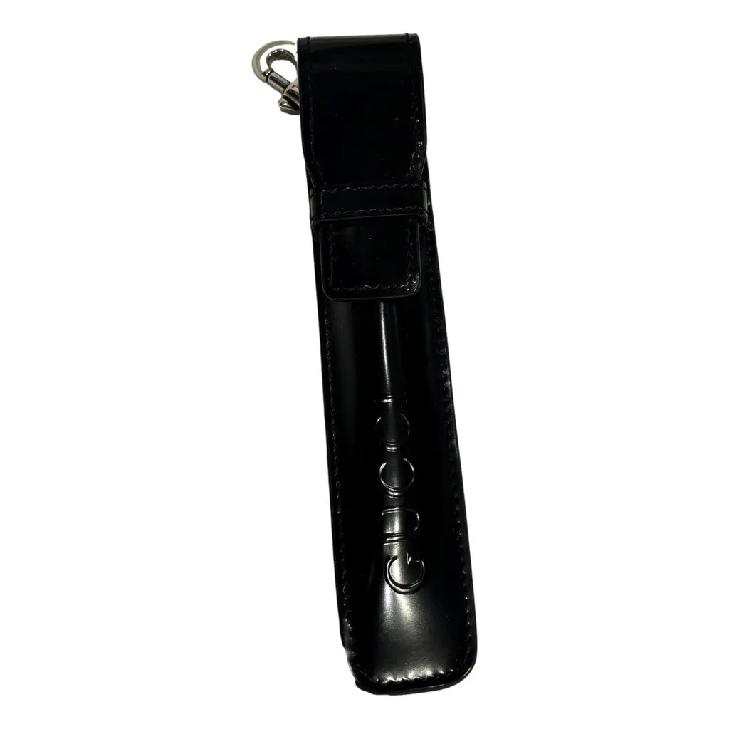Gucci Black Patent Leather Apple Pencil Holder Keychain Black Leather Never worn - Front View