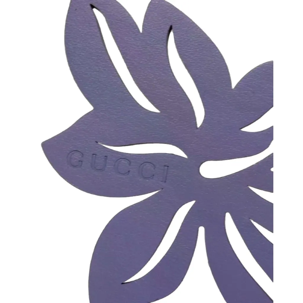 Gucci Leather Flower Keychain Charm Lilac Purple Purple Leather Never worn - Model View