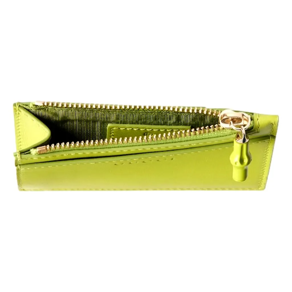 Gucci Bamboo Series Lime Green Leather Zipper Card Holder Wallet Green Leather Never worn - Model View
