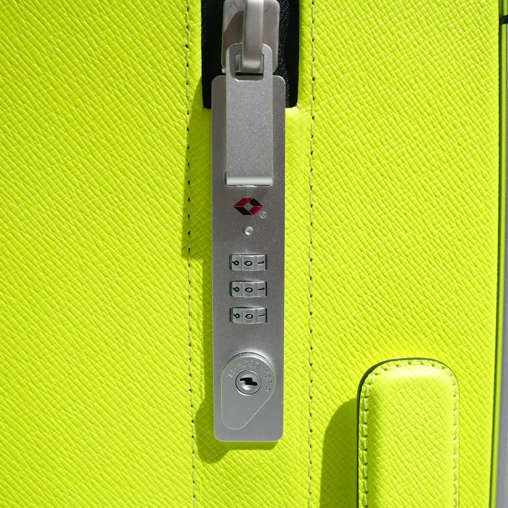 Louis Vuitton Horizon 50 Taigarama NeonYellow Green Canvas Very good - Box View