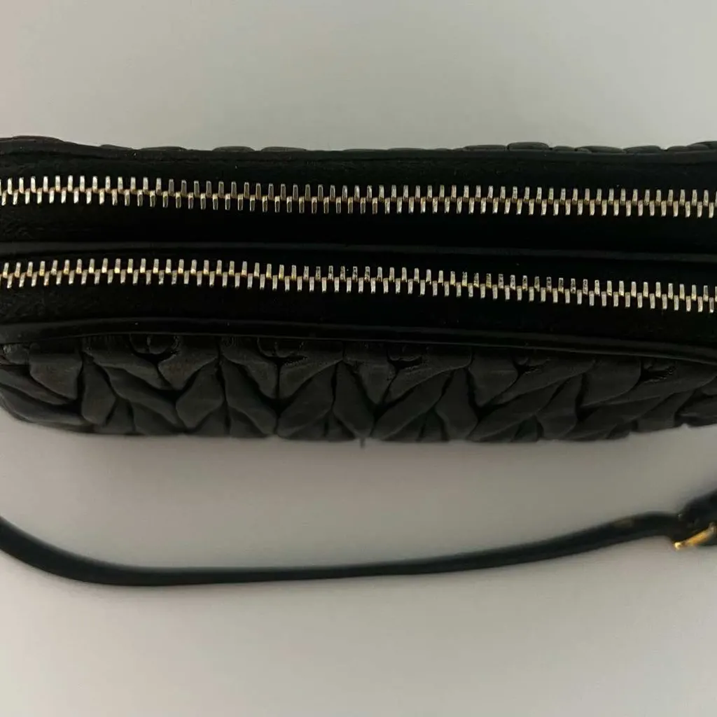 Miu Miu Matelasse Black Leather Metal Very good - Model View