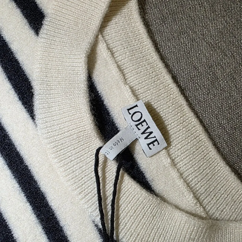 Loewe LOEWE Anagram Striped Cropped Wool Sweater - Size M White Wool Very good - Box View