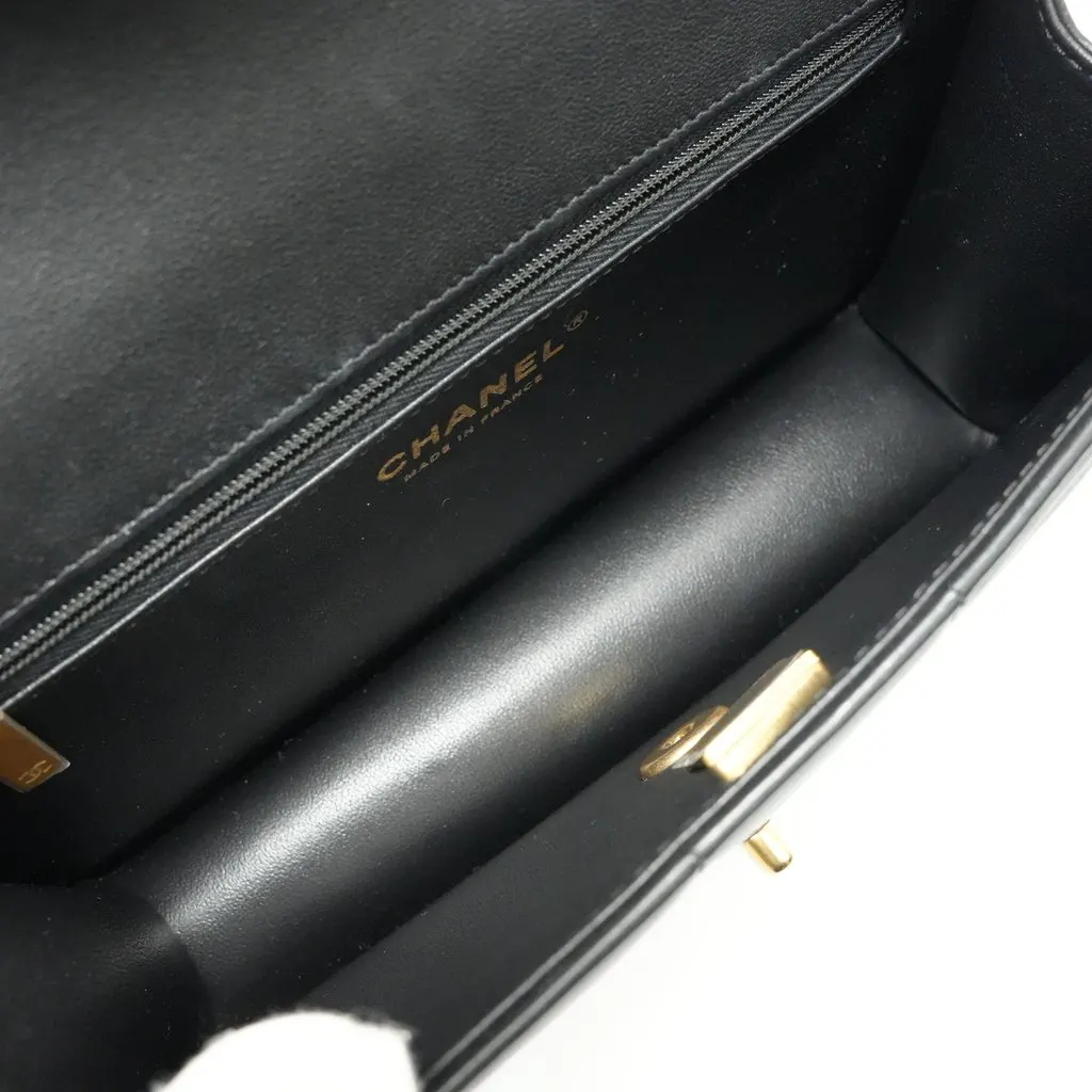 Chanel Small Chocolate Bar Quilt Flap Bag Black Black Leather Very good - Model View