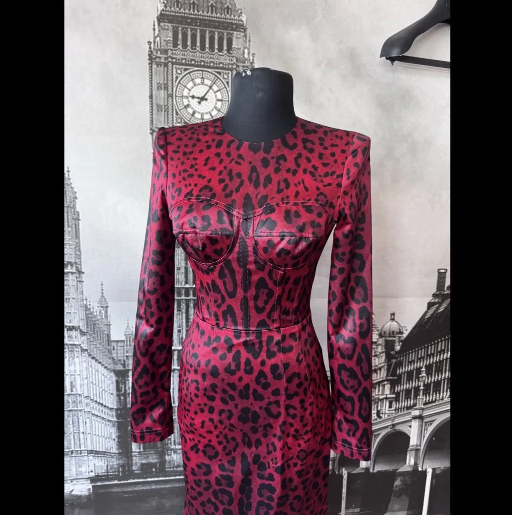 Dolce & Gabbana Stunning Dress Red Silk Never worn, with tag - Model View