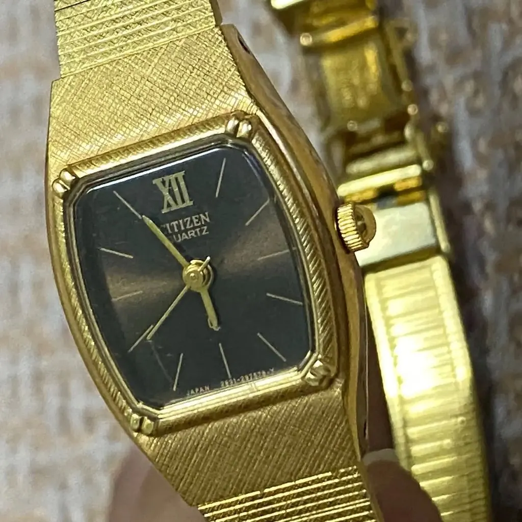 Citizen Vintage 18 Mm Gold Never worn, with tag - Back View