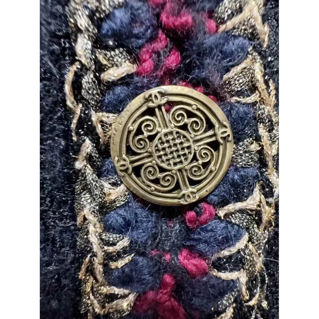Chanel La Petite Veste Noire Tweed Jacket MultiColor Tweed Very good - Model View