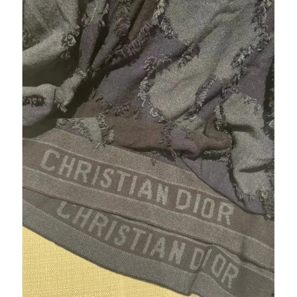 Dior Navy Cashmere Knitwear Navy Cashmere Very good - Model View