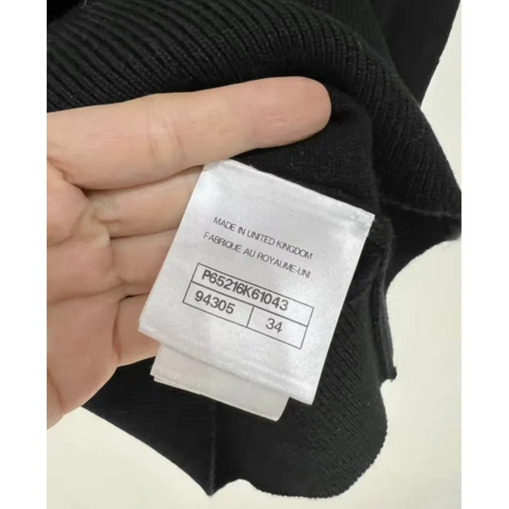 Chanel Black Cashmere Knitwear Black Cashmere Very good - Model View