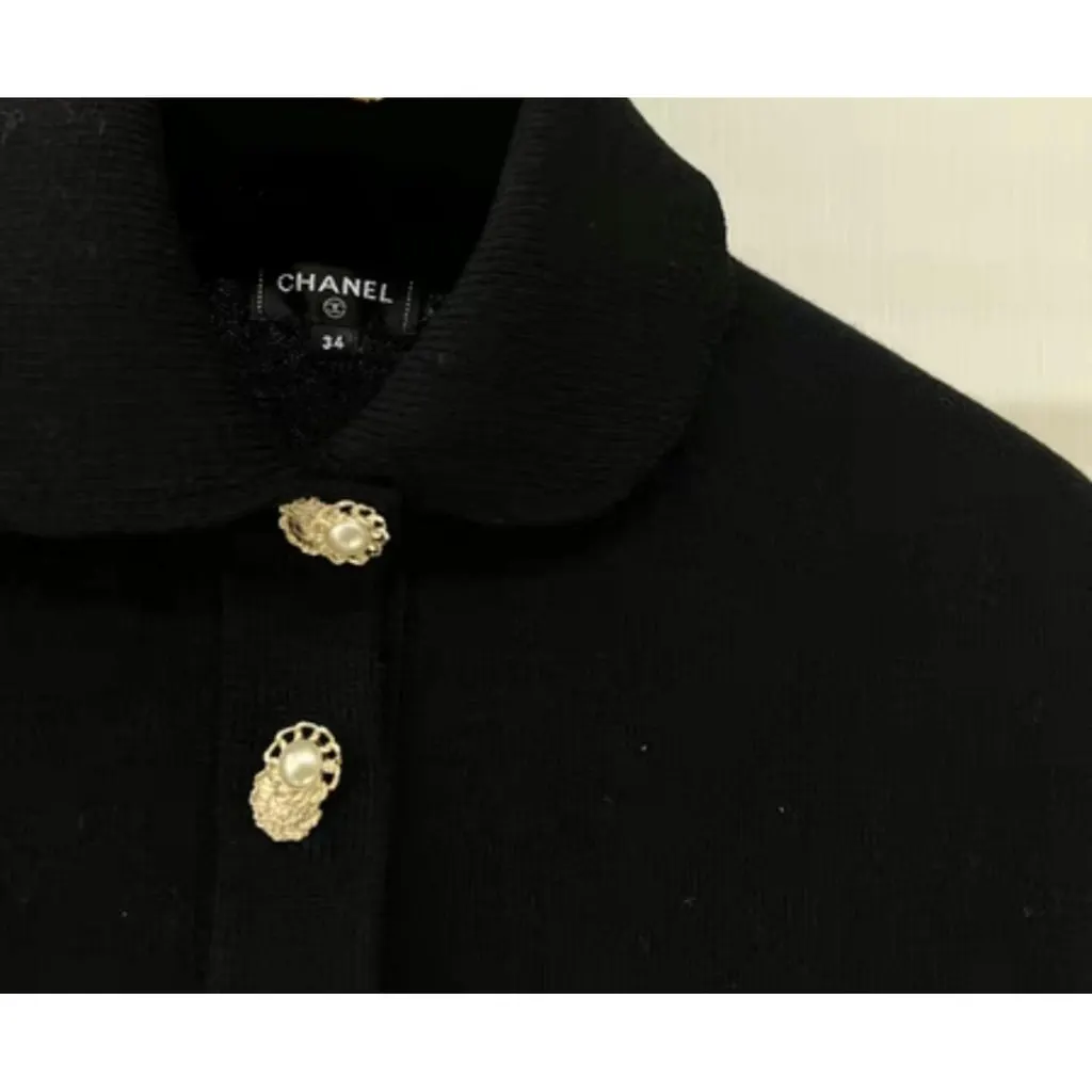 Chanel Black Cashmere Knitwear Black Cashmere Very good - Box View