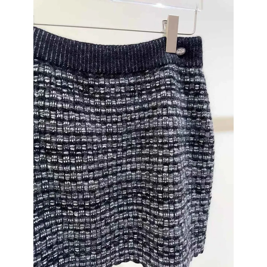 Chanel Wool Skirt MultiColor Wool Never worn, with tag - Back View