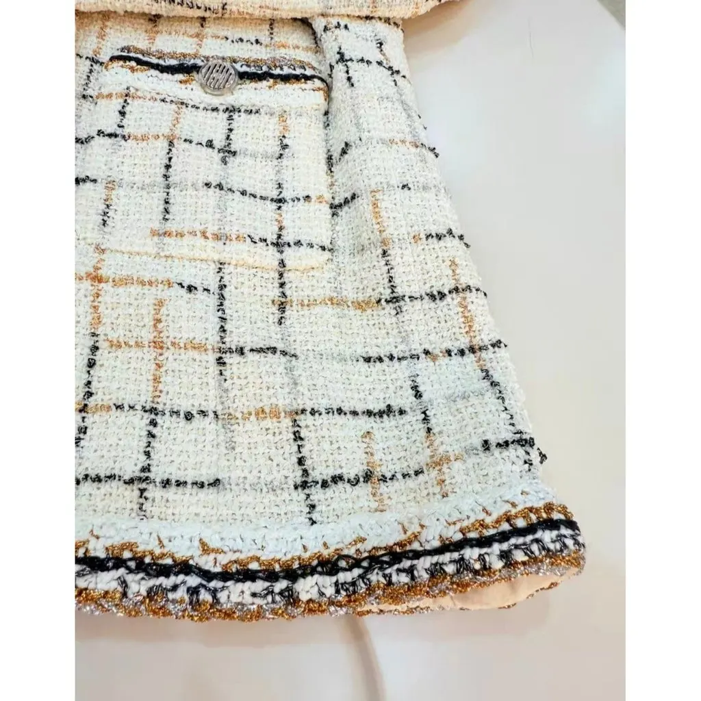 Chanel La Petite Veste Noire Tweed Jacket MultiColor Tweed Very good - Model View