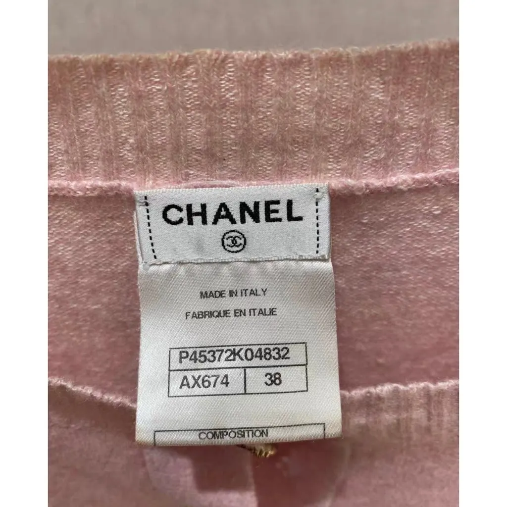 Chanel Pink Cashmere Knitwear Pink Cashmere Very good - Model View