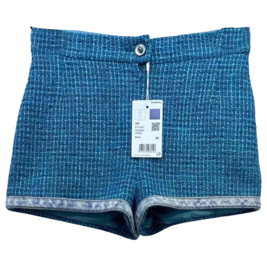 Chanel Tweed Shorts MultiColor Tweed Very good - Front View