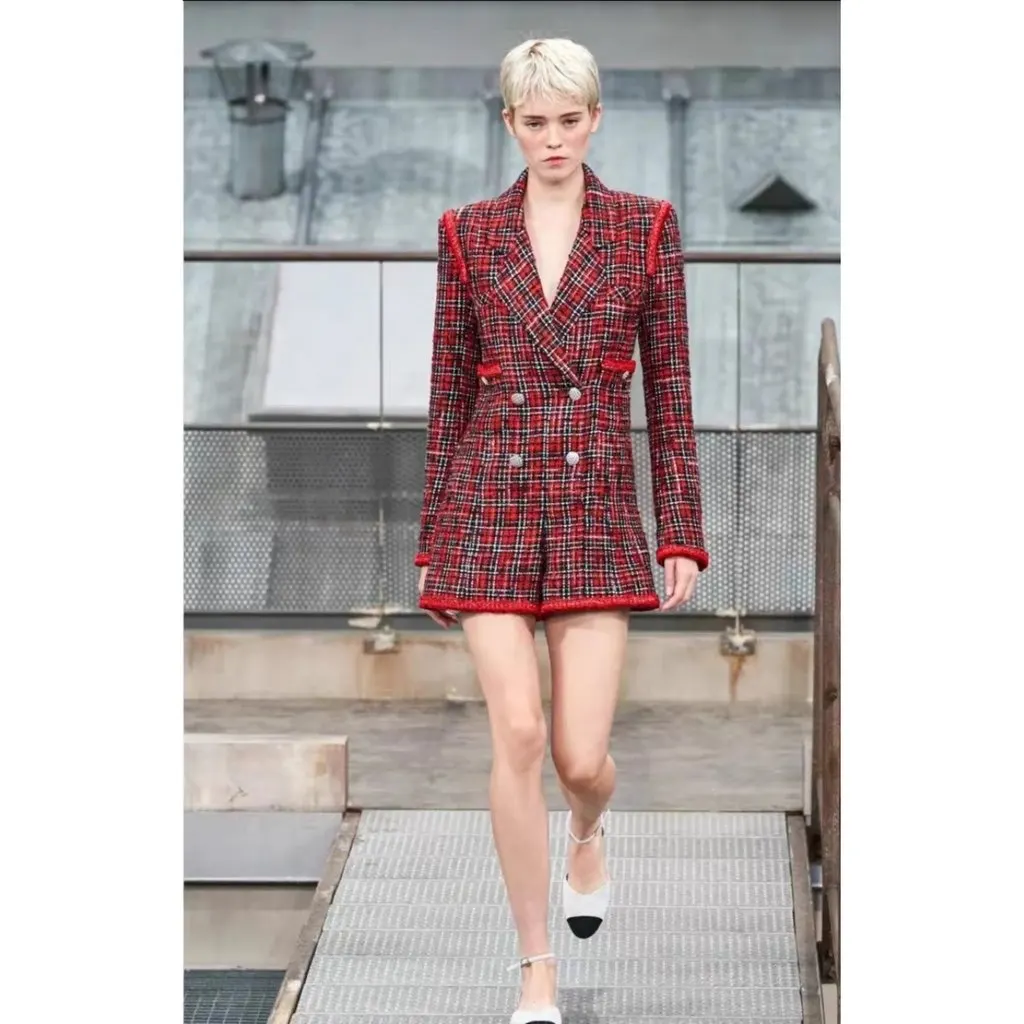 Chanel Silk Jumpsuit MultiColor Silk Very good - Model View
