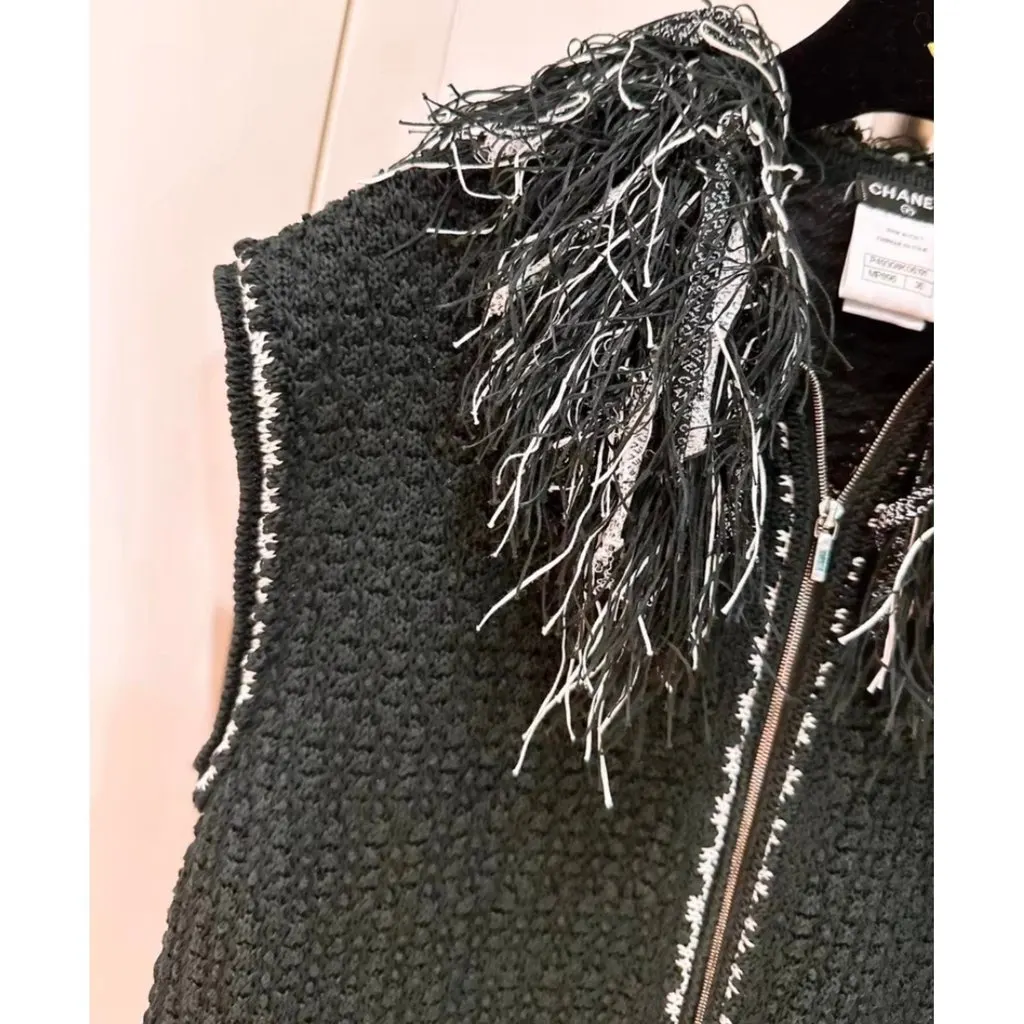 Chanel La Petite Veste Noire Black Tweed Jacket Black Tweed Very good - Inside View