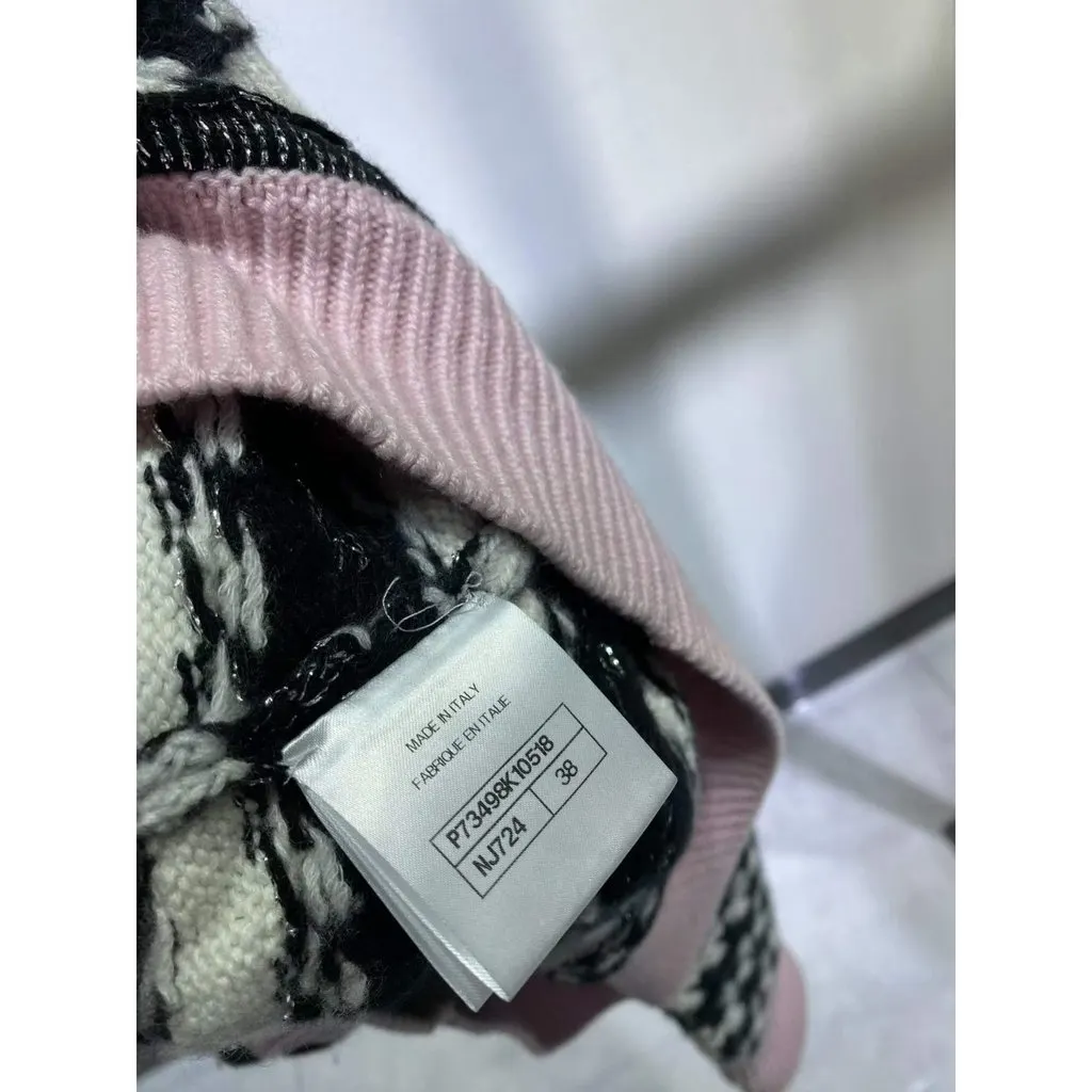 Chanel Cashmere Knitwear MultiColor Cashmere Very good - Model View