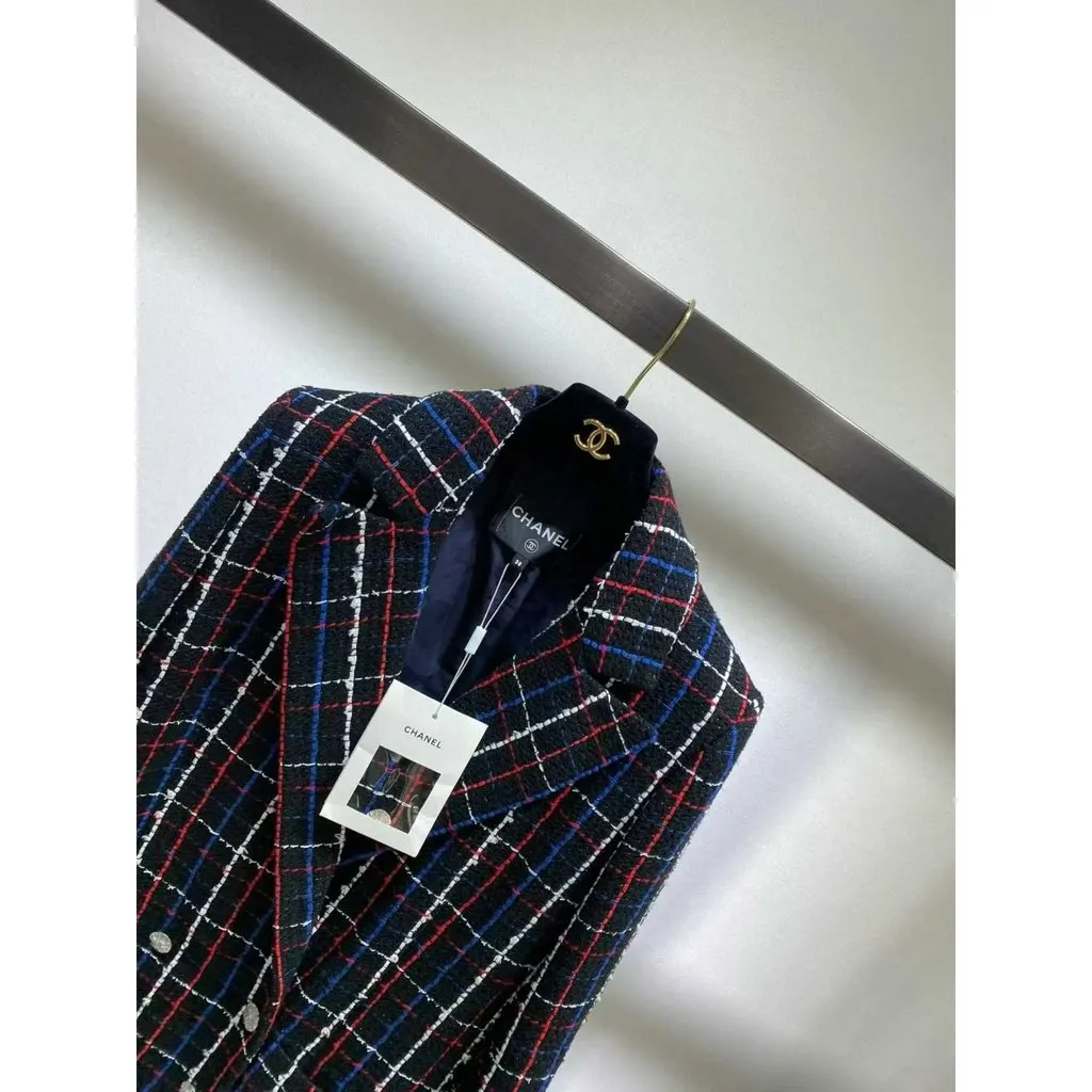 Chanel La Petite Veste Noire Tweed Jacket MultiColor Tweed Never worn, with tag - Back View