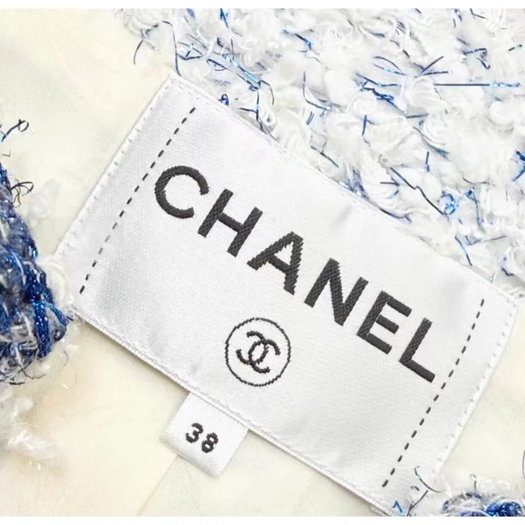 Chanel La Petite Veste Noire Tweed Jacket MultiColor Tweed Very good - Box View