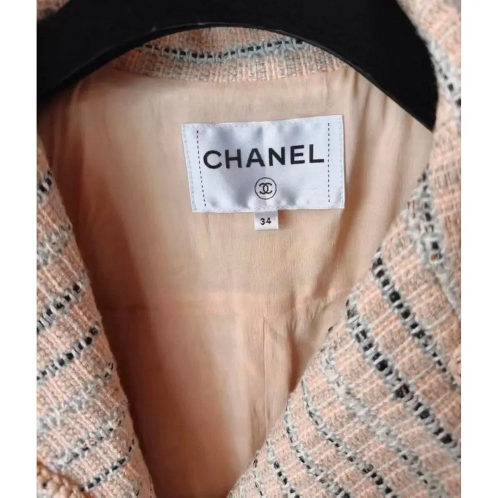 Chanel La Petite Veste Noire Tweed Jacket MultiColor Tweed Very good - Back View