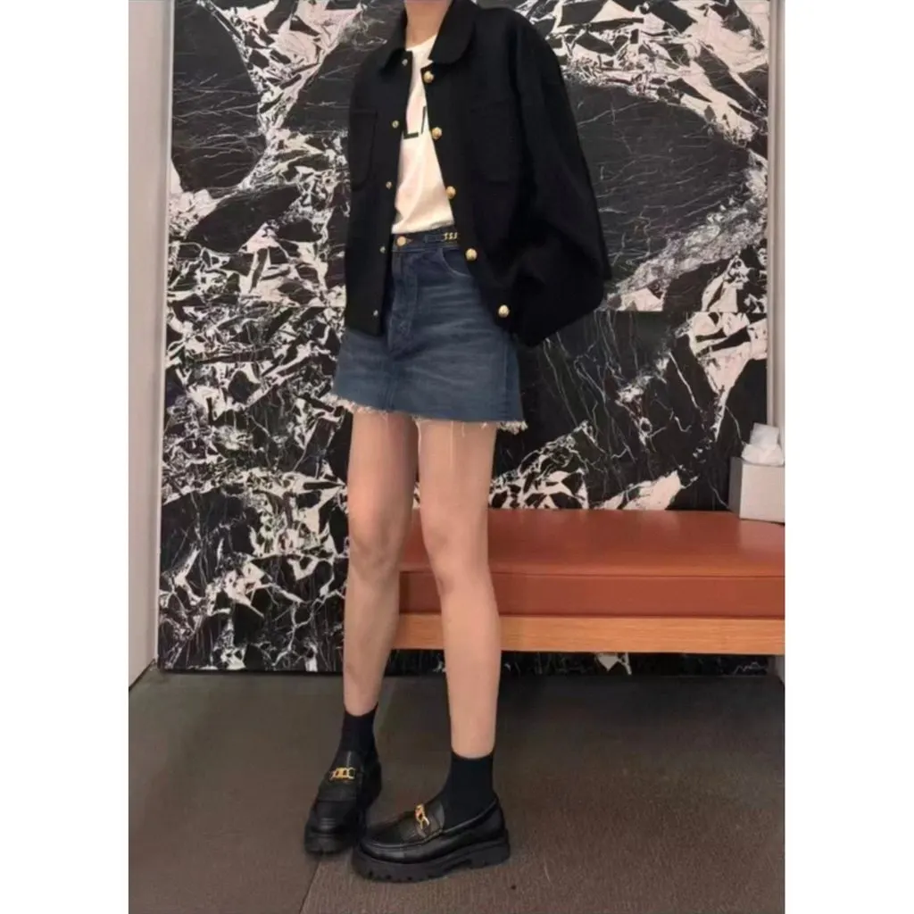 Celine Black Cashmere Coat Black Cashmere Very good - Model View