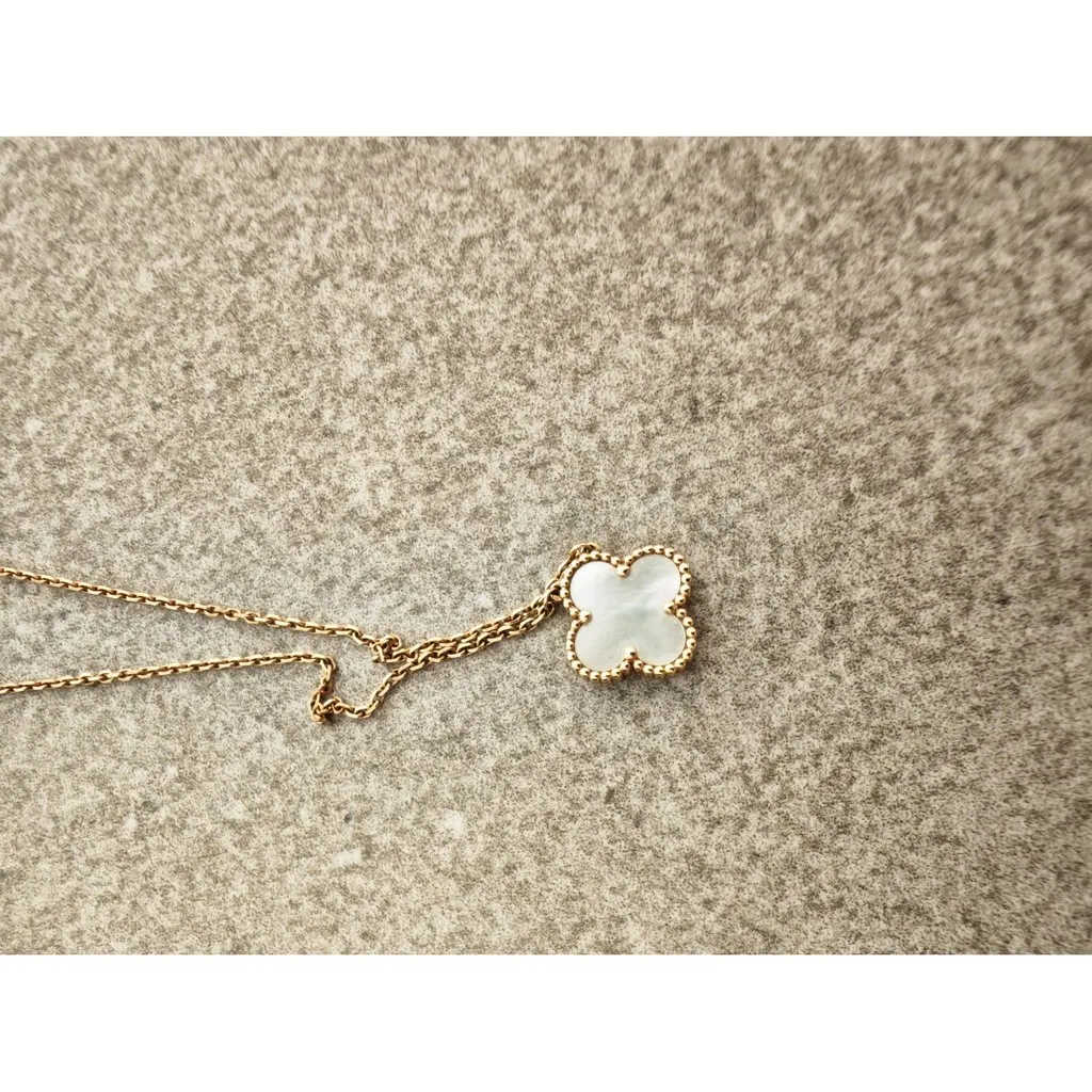 Van Cleef & Arpels Vintage Alhambra White Yellow Gold Necklace White Lace Very good - Back View