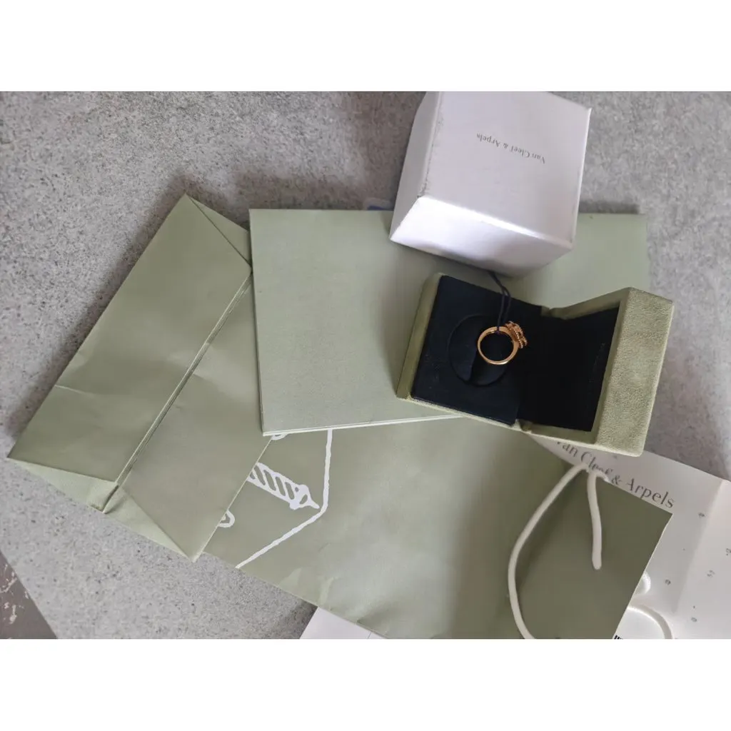 Van Cleef & Arpels Vintage Alhambra Yellow Gold Ring MultiColor Very good - Inside View
