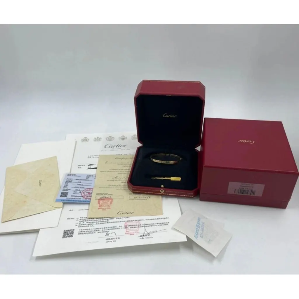 Cartier Love PM Yellow Gold Bracelet MultiColor Very good - Model View