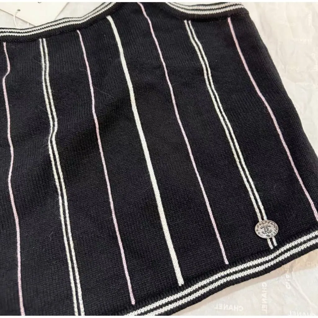 Chanel Black Cashmere Knitwear Black Cashmere Very good - Back View