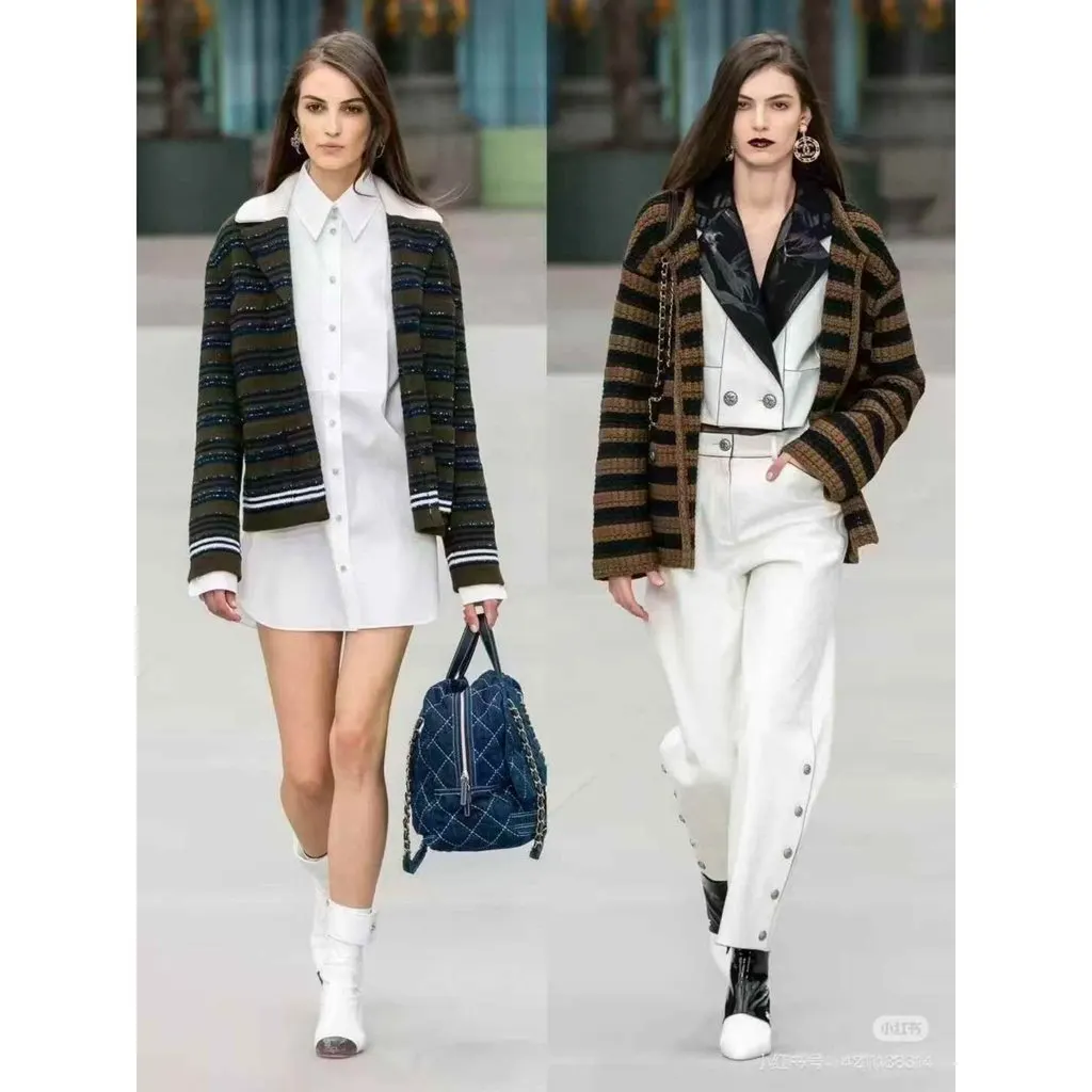 Chanel La Petite Veste Noire Cashmere Jacket MultiColor Cashmere Very good - Box View