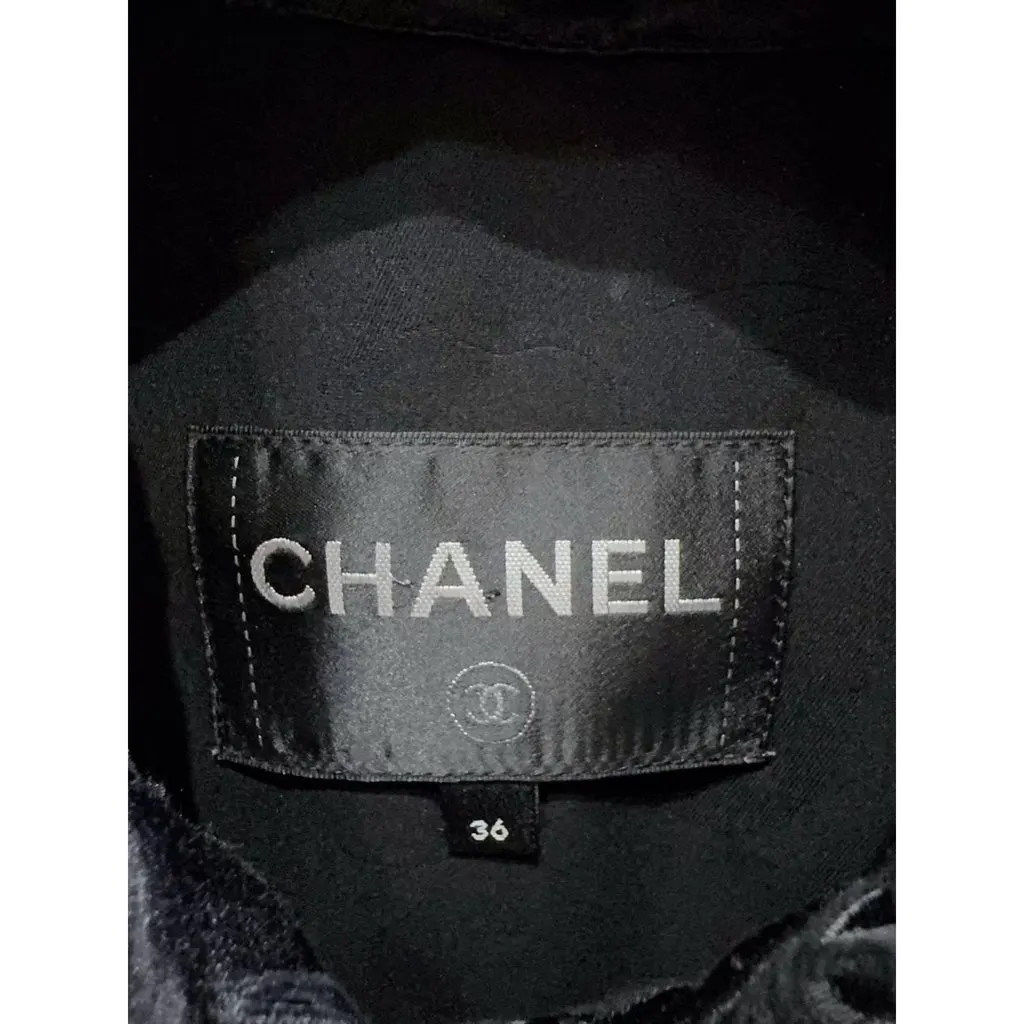 Chanel La Petite Veste Noire Black Silk Jacket Black Silk Very good - Model View
